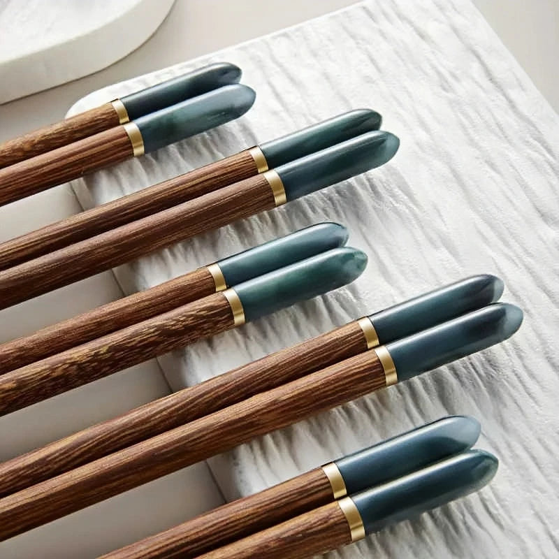 Exquisite Durable Wood Chopstick Set (1/5 Pairs)