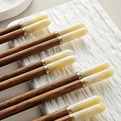 Exquisite Durable Wood Chopstick Set (1/5 Pairs)